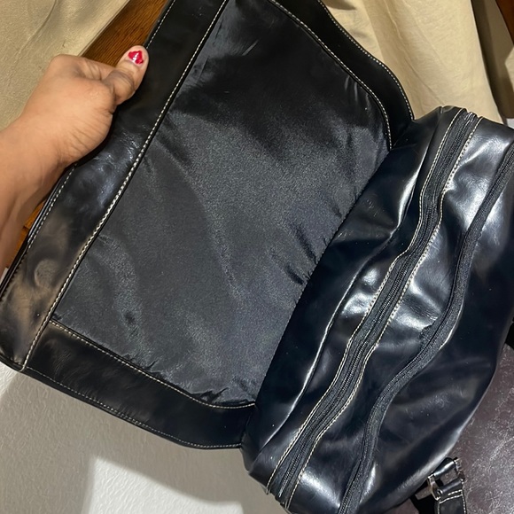 Buxton please check all picture of condition - Picture 9 of 17